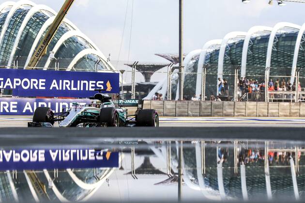 Motorsports: FIA Formula One World Championship WM Weltmeisterschaft 2017, Grand Prix of Singapore, 44 Lewis Hamilton (GBR, Mercedes AMG Petronas F1 Team), Singapore Singapore