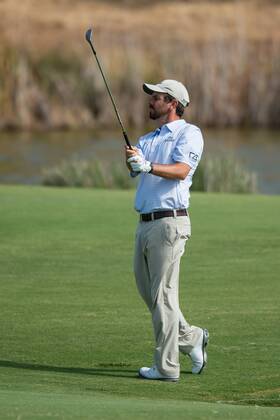 Thomas Aiken watches the ball as his pitch shot lands on the green during day 1 the European Tour - Portugal Masters 2017 at Dom Pedro Victoria Golf Course, Vilamoura, Portugal on 21 September 2017. Copyright: xMatthewxBuchanx 16770026