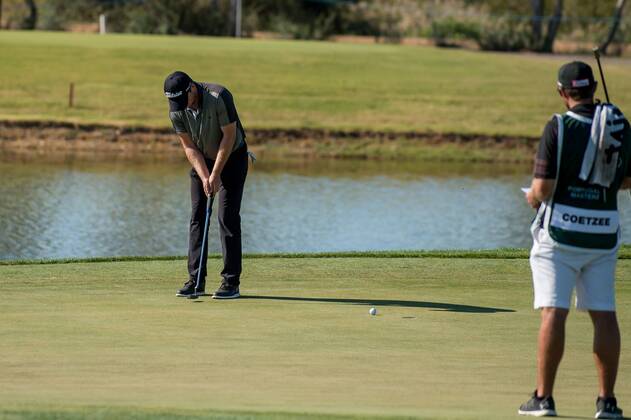 Eddie Pepperell sinks his putt during day 2 of the European Tour - Portugal Masters 2017 at Dom Pedro Victoria Golf Course, Vilamoura, Portugal on 22 September 2017. Copyright: xMatthewxBuchanx 16770054