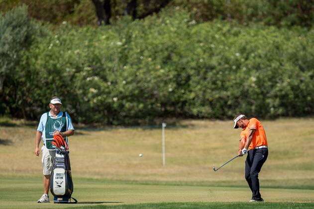 Joost Luiten plays his second shot during day 4 of the European Tour - Portugal Masters 2017 at Dom Pedro Victoria Golf Course, Vilamoura, Portugal on 24 September 2017. Copyright: xMatthewxBuchanx 16770225