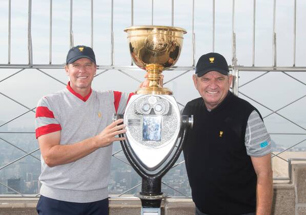 September 26, 2017 - New York, New York, U.S - European team captain NICK PRICE and American team captain STEVE STRICKER light the Empire State Building to celebrate the President s Cup golf tournament, on September, 26, 2017 in New York. Nick Price and Steve Stricker Light The Empire State Building for The President s Cup - ZUMAb148 20170926_zap_b148_037 Copyright: xBryanxSmithx