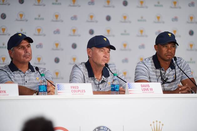 JERSEY CITY, NJ - SEPTEMBER 27: Captain s Assistants Fred Couples, Davis Love III and Tiger Woods of the American Team are interviewed after practice rounds prior to the Presidents Cup at Liberty National Golf Club on September 27, 2017 in Jersey City, New Jersey. (Photo by Shelley Lipton Icon Sportswire) GOLF: SEP 27 PGA Golf Herren - The Presidents Cup - Preview Day 3 Icon17092702 EDITORIAL USE ONLY