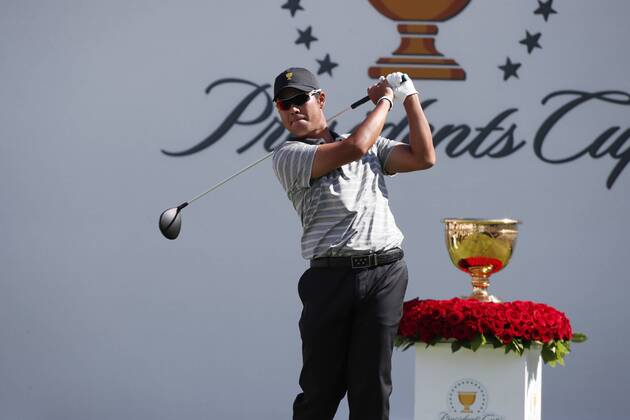 JERSEY CITY, NJ - SEPTEMBER 29: International golfer Hideki Matsuyam tees off on the first hole during the second round of the Presidents Cup at Liberty National Golf Club on September 29, 2017 in Jersey City, New Jersey. (Photo by Brian Spurlock Icon Sportswire) GOLF: SEP 29 PGA Golf Herren - The Presidents Cup - Second Round Icon170929107 EDITORIAL USE ONLY