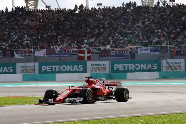 30.09.2017 - Qualifying, Sebastian Vettel (GER) Scuderia Ferrari SF70H Malaysian Grand Prix, Sepang 28 September - 1 October 2017 30.09.2017 - Qualifying, Sebastian Vettel (GER) Scuderia Ferrari SF70H 