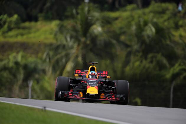 30.09.2017 - Qualifying, Daniel Ricciardo (AUS) Red Bull Racing RB13 Malaysian Grand Prix, Sepang 28 September - 1 October 2017 30.09.2017 - Qualifying, Daniel Ricciardo (AUS) Red Bull Racing RB13 