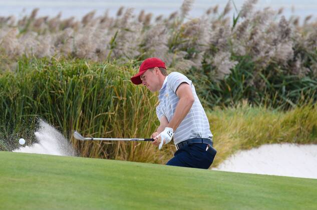 Saturday September 30, 2017: Jordan Spieth of the United States hits a shot out of the sand on the 10th hole during the fourth round of the Presidents Cup at Liberty National Golf Course in Jersey City, New Jersey. CSM PGA Golf Herren 2017: Presidents Cup SEPT 30 - ZUMAc04_ 20170930_zaf_c04_187 Copyright: xGregoryxVasilx