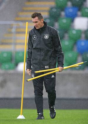 04.10.2017, Fussball Qualifikation Weltmeisterschaft 2018, Training der Deutschen Nationalmannschaft im Windsor Park Stadium Belfast. Assistent Miroslav Klose (Deutschland)
