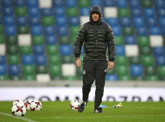 04.10.2017, Fussball Qualifikation Weltmeisterschaft 2018, Training der Deutschen Nationalmannschaft im Windsor Park Stadium Belfast. Bundestrainer Joachim Löw (Deutschland)