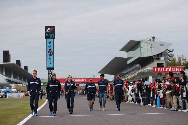 05.10.2017- Pascal Wehrlein (GER) Sauber C36 walks the circuit Japanese Grand Prix, Suzuka 05 - 08 October 2017 05.10.2017- Pascal Wehrlein (GER) Sauber C36 walks the circuit 