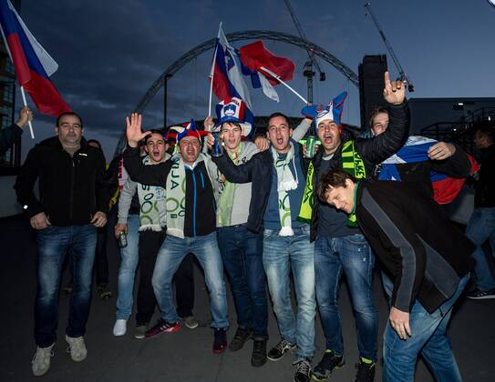 England v Slovenia 2018 FIFA World Cup WM Weltmeisterschaft Fussball Qualifying Slovenia fans during the 2018 FIFA World Cup Qualifying match at Wembley Stadium, London, UK Content Not Available For UK Newspapers Copyright: xLiamxMcAvoyx FIL-10771-0002