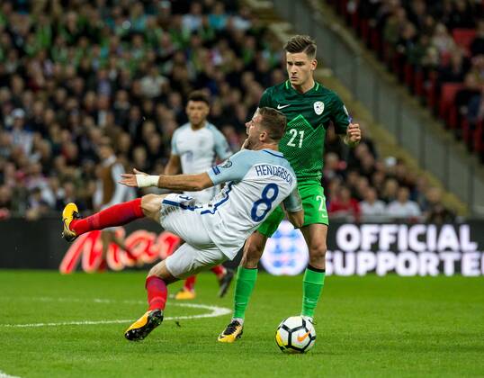England v Slovenia 2018 FIFA World Cup WM Weltmeisterschaft Fussball Qualifying Jordan Henderson of England completely misses the ball with a shot during the 2018 FIFA World Cup Qualifying match at Wembley Stadium, London, UK Content Not Available For UK Newspapers Copyright: xLiamxMcAvoyx FIL-10771-0017