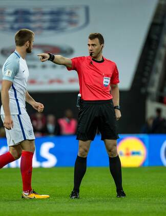 England v Slovenia 2018 FIFA World Cup WM Weltmeisterschaft Fussball Qualifying Referee Felix Zwayer (Germany) during the 2018 FIFA World Cup Qualifying match at Wembley Stadium, London, UK Content Not Available For UK Newspapers Copyright: xLiamxMcAvoyx FIL-10771-0023