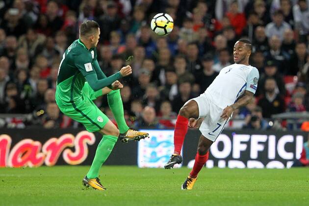 England v Slovenia 2018 FIFA World Cup WM Weltmeisterschaft Fussball Qualifying Andraz Sporar of Slovenia and Alex Oxlade Chamberlain of England in action during the 2018 FIFA World Cup Qualifying match at Wembley Stadium, London, UK. Content Not Available For UK Newspapers Copyright: xPaulxChestertonx FIL-10770-0040