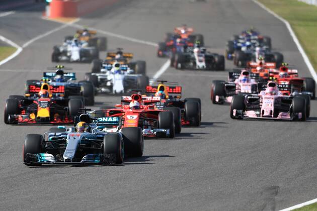 8th October 2017, Suzuka Circuit, Suzuka, Japan; Japanese Formula One Grand Prix, Sunday Race Day; Lewis Hamilton - Mercedes AMG Petronas F1 Team leads the race start into the first corner  ActionPlus11939007