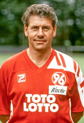 Eberhard Vogel, BL Trainer bei Hannover 96 - hier in der Serie 1992 93 am 10.07.1992.