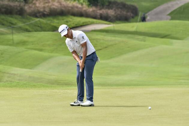 October 14, 2017 - Kuala Lumpur, Malaysia - Xander Schauffele of USA in action during the CIMB Classic 2017 day 3 on October 14, 2017 at TPC Kuala Lumpur, Malaysia. 2017 CIMB Classic-Day 3  - ZUMAn230 20171014_zaa_n230_013 Copyright: xChrisxJungx