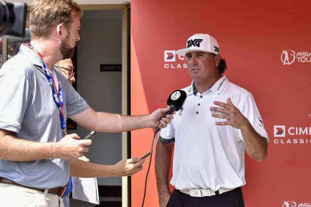 October 14, 2017 - Kuala Lumpur, Malaysia - Pat Perez of USA has an interview with press during the CIMB Classic 2017 day 3 on October 14, 2017 at TPC Kuala Lumpur, Malaysia. 2017 CIMB Classic - Day 3  - ZUMAn230 20171014_zaa_n230_022 Copyright: xChrisxJungx