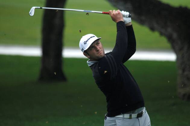 Spanish golfer Jon Rahm hits the ball during the Pro-am of Andalusia Valderrama Masters, in San Roque, Cadiz, Spain, 18 October 2017. Pro-am of Andalusia Valderrama Masters !ACHTUNG: NUR REDAKTIONELLE NUTZUNG!  Copyright: xA.CarrascoxRagelx GRAF1360 20171018-636439508853026591