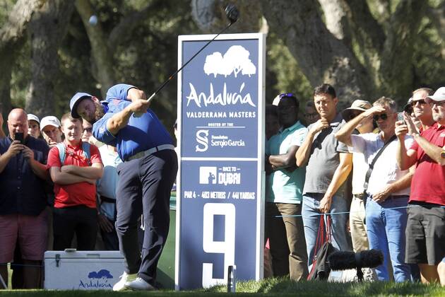Andrew Johnston of Britain plays a shot during the second day of the Andalusia Valderrama Masters golf tournament at Valderrama Royal Club in Sotogrande, San Roque, southern Spain, 20 October 2017. GOLF ANDALUSIA VALDERRAMA MASTERS !ACHTUNG: NUR REDAKTIONELLE NUTZUNG!  Copyright: xA.CarrascoxRagelx GRA027 20171020-636441207875867457