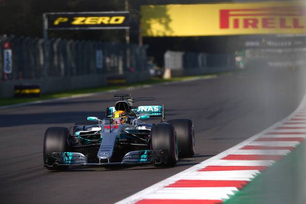 28.10.2017 - Free Practice 3, Lewis Hamilton (GBR) Mercedes AMG F1 W08 Mexican Grand Prix, Mexico City 26 - 29 October 2017 28.10.2017 - Free Practice 3, Lewis Hamilton (GBR) Mercedes AMG F1 W08 