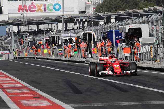 28.10.2017 - Free Practice 3, Sebastian Vettel (GER) Scuderia Ferrari SF70H Mexican Grand Prix, Mexico City 26 - 29 October 2017 28.10.2017 - Free Practice 3, Sebastian Vettel (GER) Scuderia Ferrari SF70H 