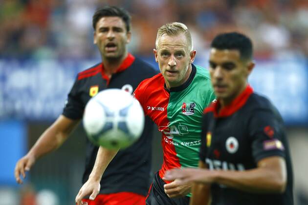 Nijmegen NEC Excelsior Football Ears Divisia season 2015 2016 12 08 2015 NEC player Sjoerd Ars M with Excelsior player Sander Fischer L and Excelsior player Khalid Karami R NEC Excelsior