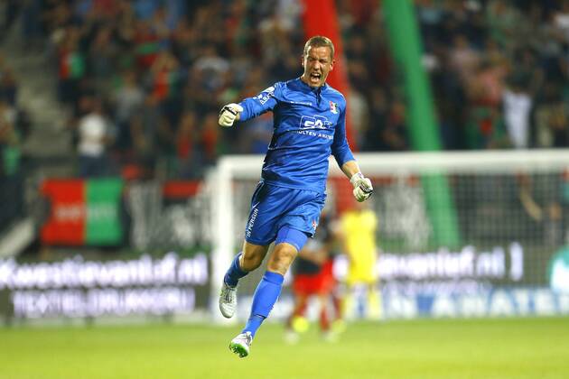 Nijmegen NEC Excelsior Football Ears Divisia season 2015 2016 12 08 2015 NEC keeper Hannes Haldorsson cheered as the 1 0 is become NEC Excelsior