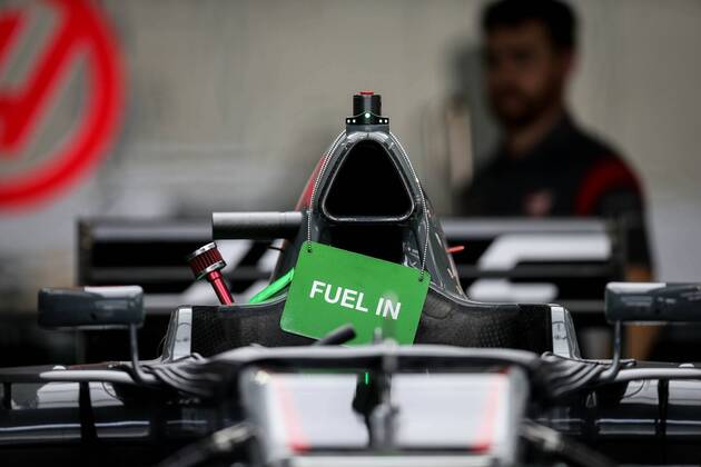 Bilder des Tages - SPORT View of a Haas team s car in the team s garage at Interlagos track, in Sao Paulo, Brazil, 09 November 2017. The Brazil GP race will be held on next 12 November. press conference PK Pressekonferenz OF DRIVERS AHEAD OF BRAZIL GP RACE !ACHTUNG: NUR REDAKTIONELLE NUTZUNG!  Copyright: xFernandoxBizerraxJrx BRA102 20171109-636458408530374313