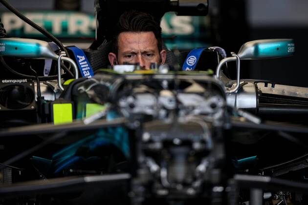 A Mercedes team s technician checks a car in the team s garage at Interlagos track, in Sao Paulo, Brazil, 09 November 2017. The Brazil GP race will be held on next 12 November. press conference PK Pressekonferenz OF DRIVERS AHEAD OF BRAZIL GP RACE !ACHTUNG: NUR REDAKTIONELLE NUTZUNG!  Copyright: xFernandoxBizerraxJrx BRA107 20171109-636458410408591019