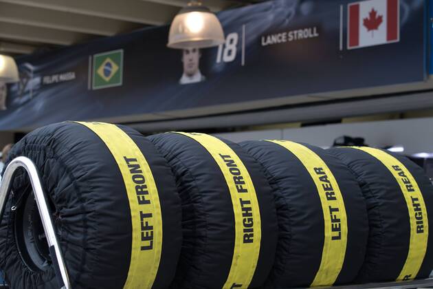 November 11, 2017 - Sao Paulo, Sao Paulo, Brazil - Preparation for the free practice for the Formula One Grand Prix of Brazil at Interlagos circuit, in Sao Paulo, Brazil. The grand prix will be celebrated next Sunday, November 12. Formula One Grand Prix of Brazil 2017 - ZUMAl146 20171111_zaf_l146_022 Copyright: xPauloxLopesx