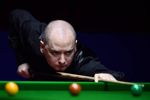Graeme Dott of Scotland plays a shot to Xiao Guodong of China in their first round match during the 2017 Shanghai Masters snooker tournament in Shanghai, China, 13 November 2017. Graeme Dott defeated Xiao Guodong 5-3. Graeme Dott knocks out Xiao Guodong at 2017 Shanghai Masters snooker tournament  20171113_83779