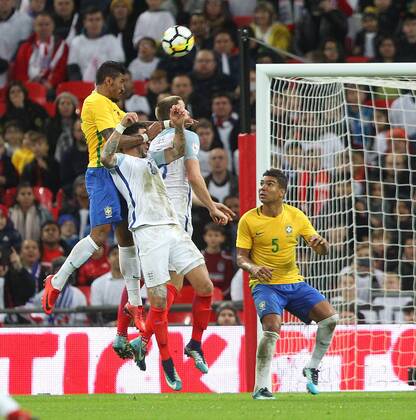 England v Brazil International Friendly L?nderspiel Paulinho of Brazil heads for goal during the International Friendly match at Wembley Stadium, London Content Not Available For UK Newspapers Copyright: xPaulxChestertonx FIL-10952-0094