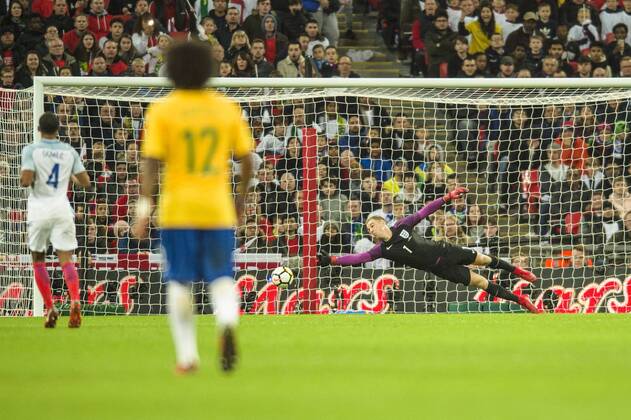 Joe Hart of England stretches but can t reach a shot that grazes the post during the International Friendly Länderspiel match between England and Brazil at Wembley Stadium, London, England on 14 November 2017. Copyright: xDarrenxMusgrovex 17720097