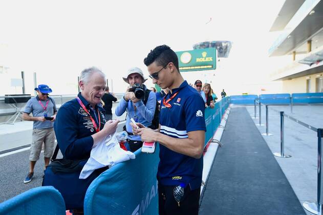 Pascal Wehrlein GER 94 Sauber F1 Team Ferrari Grand Prix of ABU DHABI 2017 Preparations Motorsport Formula 1 23 11 2017 ABU DHABI Copyright: xAndre Eibner-Pressefotox EP_JAE