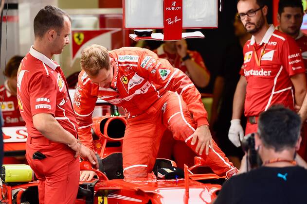 Sebastian Vettel GER 5 Scuderia Ferrari Grand Prix of ABU DHABI 2017 Preparations Motorsport Formula 1 23 11 2017 ABU DHABI Copyright: xAndre Eibner-Pressefotox EP_JAE