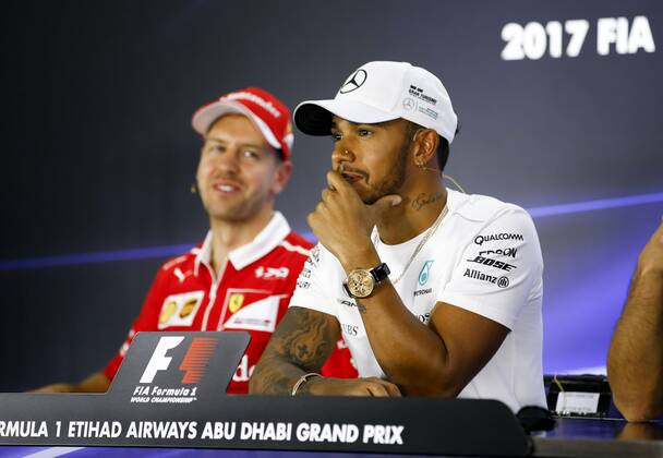 Motorsports: FIA Formula One World Championship WM Weltmeisterschaft 2017, Grand Prix of Abu Dhabi, 5 Sebastian Vettel (GER, Scuderia Ferrari), 44 Lewis Hamilton (GBR, Mercedes AMG Petronas F1 Team), Abu Dhabi United Arab Emirates