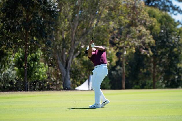 SYDNEY, AUSTRALIA - NOVEMBER 23: Jason Day (AUS) hits his approach shot at Round 1 of the 102nd Australian Open Golf Championship on November 23, 2017 at The Australian Golf Club in Sydney, Australia. (Photo by Steven Markham Icon Sportswire) GOLF: NOV 23 The Emirates Australian Open Golf Championship - First Round Icon1711230404 EDITORIAL USE ONLY