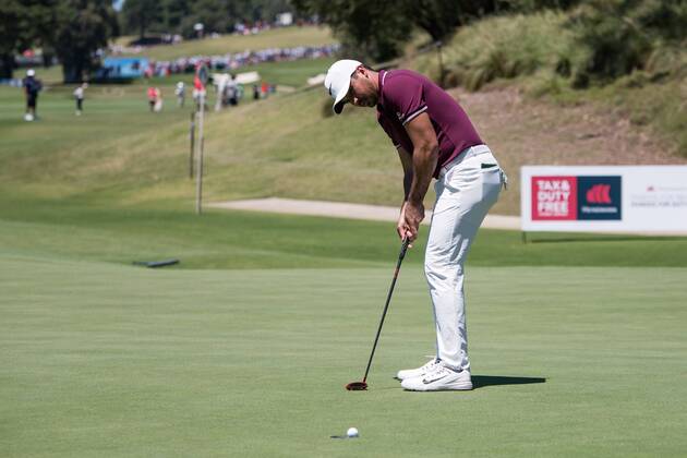 SYDNEY, AUSTRALIA - NOVEMBER 23: Jason Day (AUS) just misses a putt for a double bogey at Round 1 of the 102nd Australian Open Golf Championship on November 23, 2017 at The Australian Golf Club in Sydney, Australia. (Photo by Steven Markham Icon Sportswire) GOLF: NOV 23 The Emirates Australian Open Golf Championship - First Round Icon1711230495 EDITORIAL USE ONLY