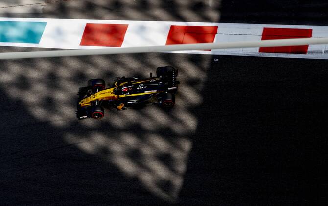 Motorsports: FIA Formula One World Championship WM Weltmeisterschaft 2017, Grand Prix of Abu Dhabi, 27 Nico Hulkenberg (GER, Renault F1 Team), Abu Dhabi United Arab Emirates