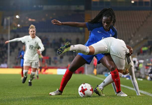 24 11 2017 Football Women International Germany France in the SchücoArena Bielefeld v l Griedge Mbock Bathy France v Dzsenifer Marozsan Germany