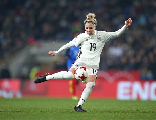 24 11 2017 Soccer Women International Friendlies Germany France in the SchücoArena Bielefeld Goal to the 4 0 Goal Scorer Svenja Huth Germany
