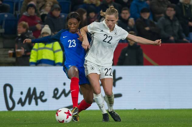 v li Grace Geyoro France 23 in duel with duel with Tabea Kemme Germany 22 Soccer Women International Match Germany France xobx