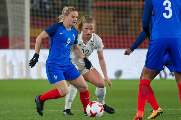 v li Eugenie Le Sommer France 9 duel with duel with Tabea Kemme Germany 22 Football Women International Match Germany France xobx