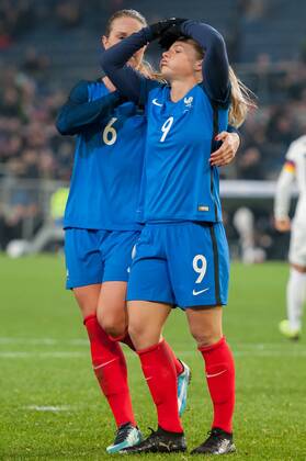 v li Amandine Henry France 6 consoled motivated Eugenie Le Sommer France 9 disappointed looking disappointed after the penalty shot disappointment disappointed Football Women International Germany France xobx