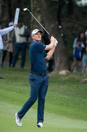 November 25, 2017 - Hong Kong, Hong Kong SAR, CHINA - HONG KONG SAR,CHINA: November 25,2017. Day 3 of the UBS Hong Kong Open Golf at Hong Kong Golf Club Fanling. Englands Justin Rose remains 5 under par 5 points behind the leader. Rose on the 18th fairway Day 3 of the UBS Hong Kong Open Golf - ZUMAr144 20171125_zap_r144_010 Copyright: xJaynexRussellx