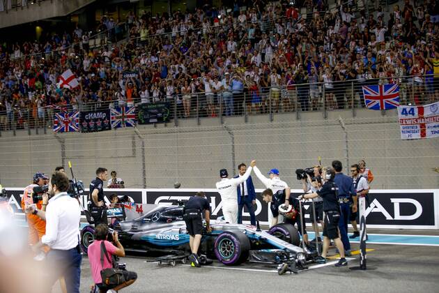 Motorsports: FIA Formula One World Championship WM Weltmeisterschaft 2017, Grand Prix of Abu Dhabi, 44 Lewis Hamilton (GBR, Mercedes AMG Petronas F1 Team), 77 Valtteri Bottas (FIN, Mercedes AMG Petronas F1 Team), Abu Dhabi United Arab Emirates