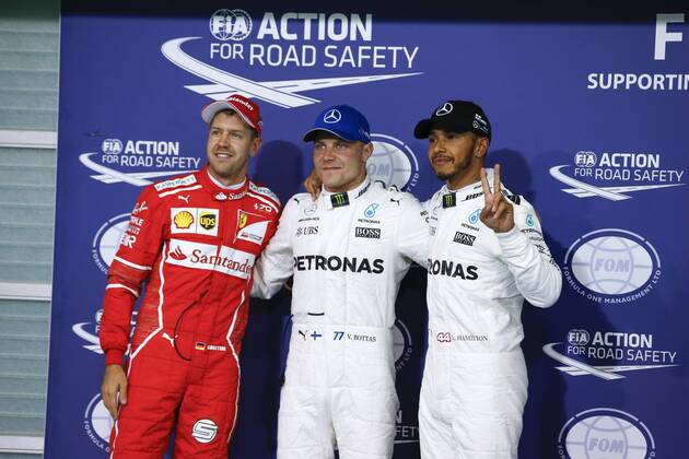 Motorsports: FIA Formula One World Championship WM Weltmeisterschaft 2017, Grand Prix of Abu Dhabi, 5 Sebastian Vettel (GER, Scuderia Ferrari), 77 Valtteri Bottas (FIN, Mercedes AMG Petronas F1 Team), 44 Lewis Hamilton (GBR, Mercedes AMG Petronas F1 Team), Abu Dhabi United Arab Emirates