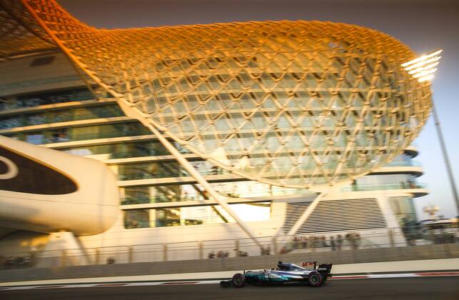 Motorsports: FIA Formula One World Championship WM Weltmeisterschaft 2017, Grand Prix of Abu Dhabi, 44 Lewis Hamilton (GBR, Mercedes AMG Petronas F1 Team), Abu Dhabi United Arab Emirates