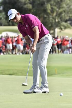 26th November 2017, The Australian Golf Club, Sydney, Australia; Emirates Australian Open Golf, final round; Lucas Herbert (AUS) takes his putt on the 18th hole  ActionPlus11956405