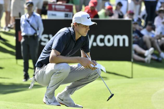 26th November 2017, The Australian Golf Club, Sydney, Australia; Emirates Australian Open Golf, final round; Winner Cameron Davis (AUS) lines up his put  ActionPlus11956395